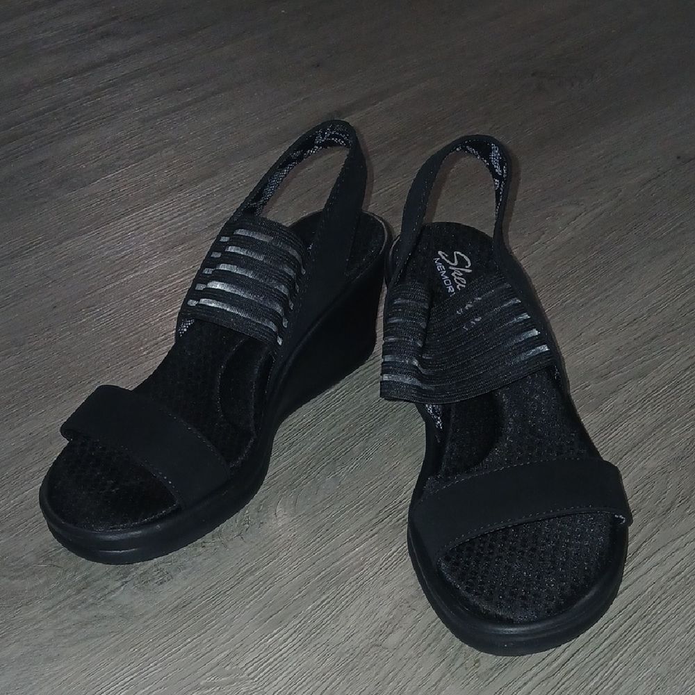Skechers Stylish Black Slingback Wedge Sandals Sz 8 NWOT